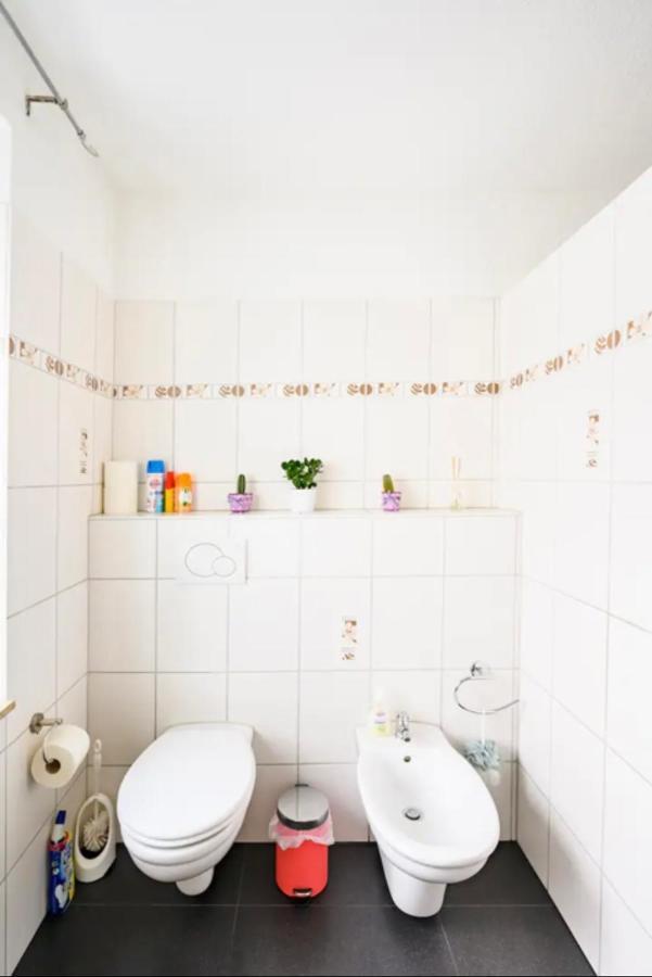 Guenstiges Gruenes Ferienzimmer Mit Separater Moderner Dusche Lörrach Zewnętrze zdjęcie