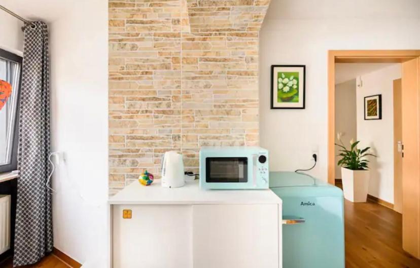 Guenstiges Gruenes Ferienzimmer Mit Separater Moderner Dusche Lörrach Zewnętrze zdjęcie